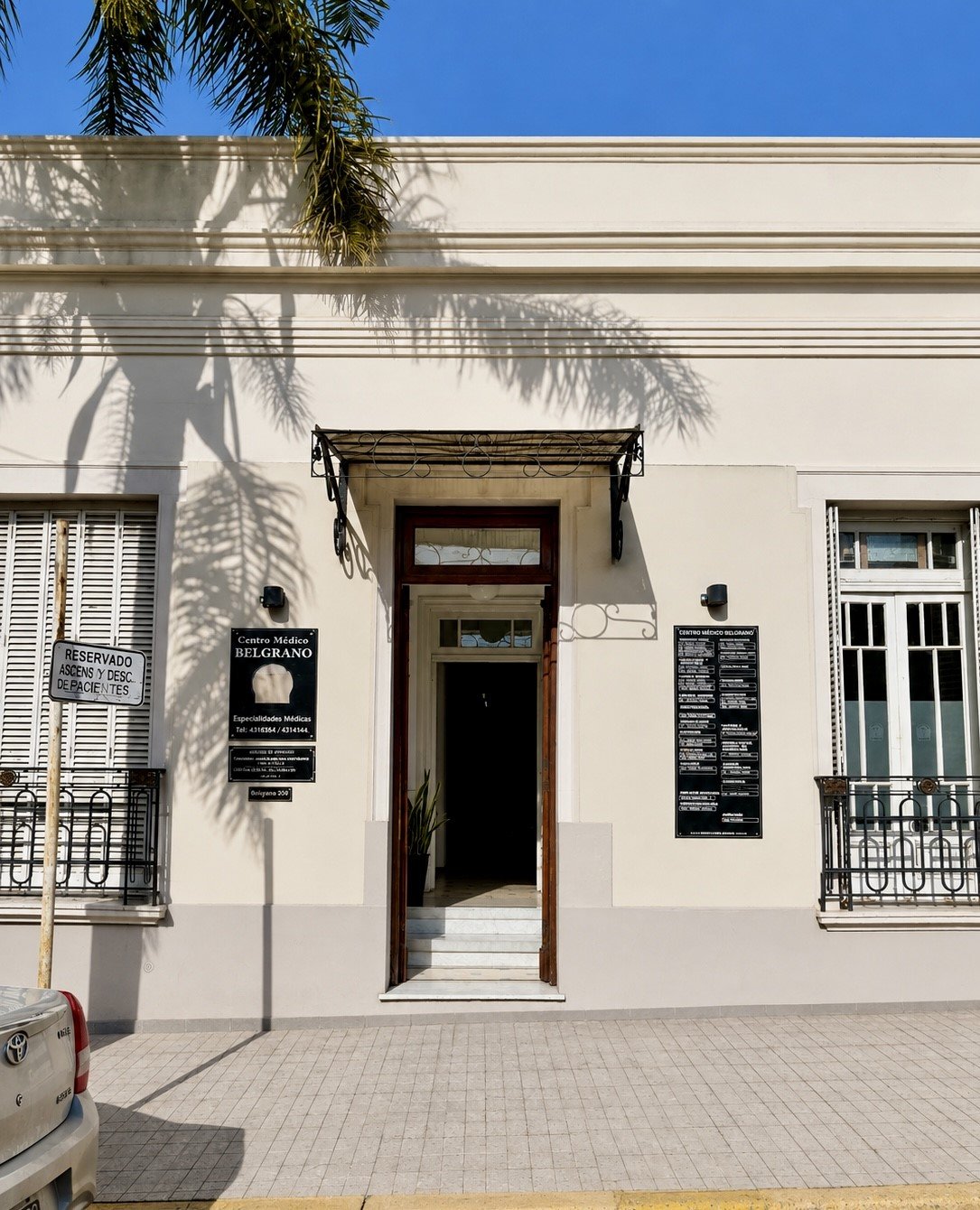 Fachada del Centro Médico Belgrano, Belgrano 359, Paraná